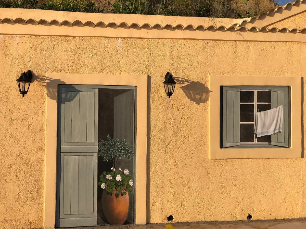 Hotel Athina Agios Stefanos Avliotes  Eksteriør billede